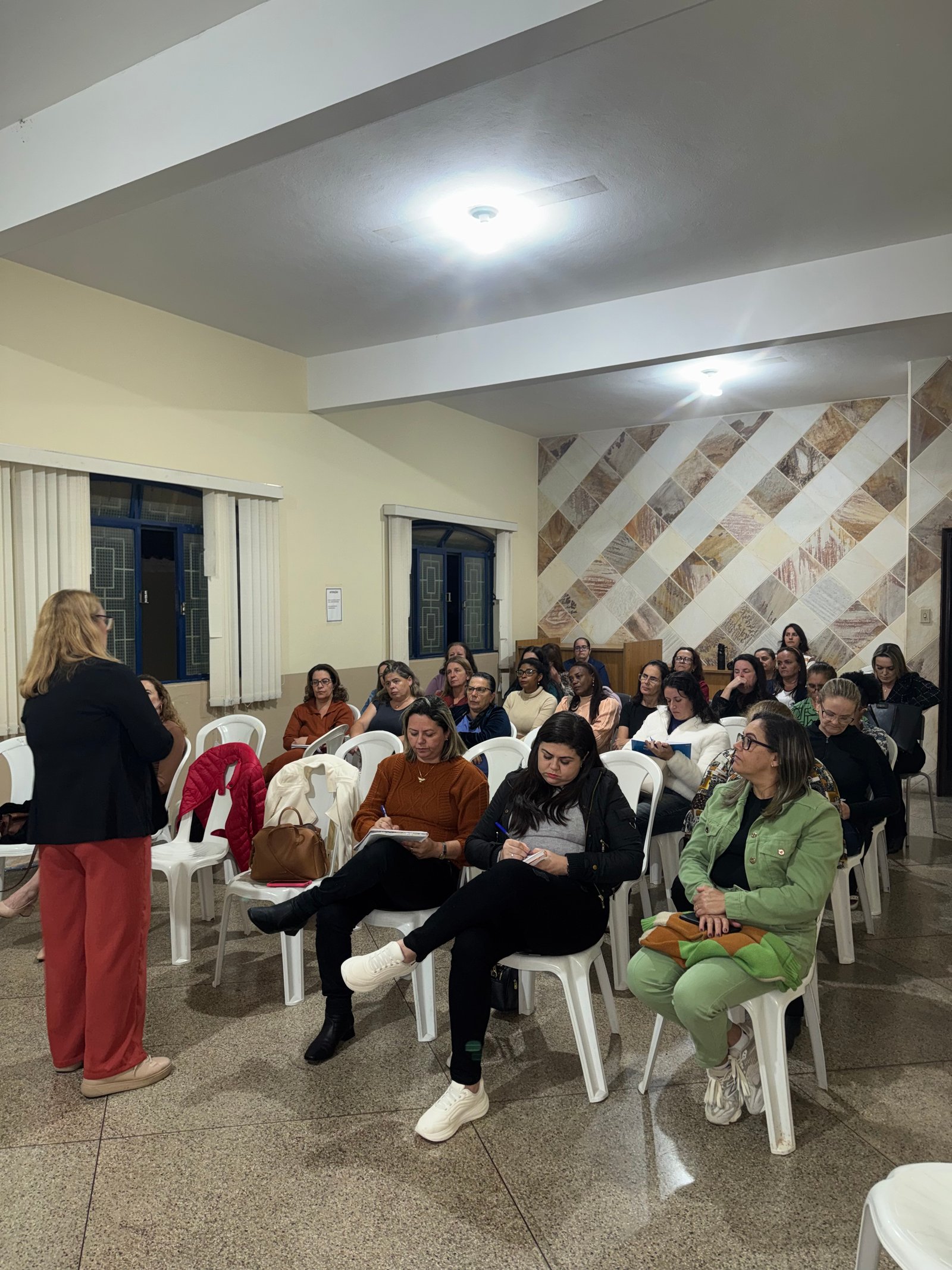 Educação capacita Equipe